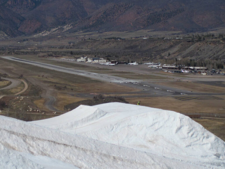 Buttermilk Ski Deals and Local Info for Travelers