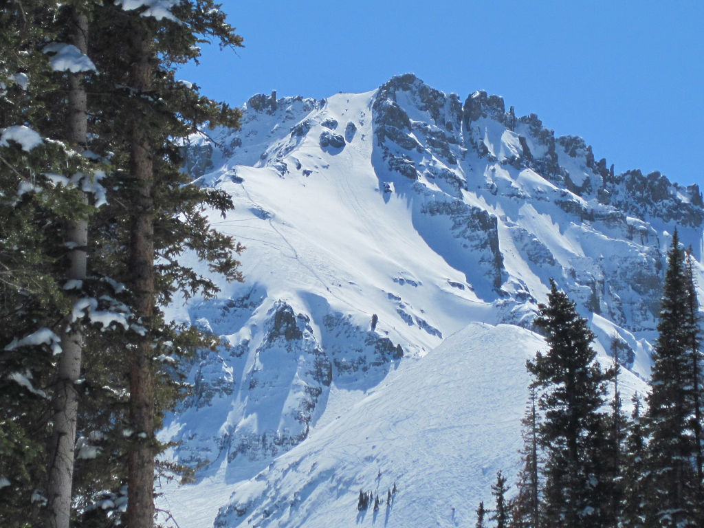 Palmyra Peak hiking path toward summit picture from Prospect Bowl