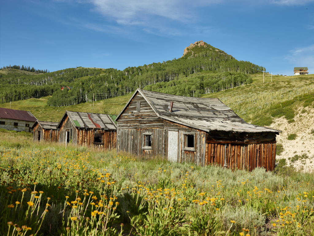 an abandoned cabin on Rabbit Ears Pass in Colorado