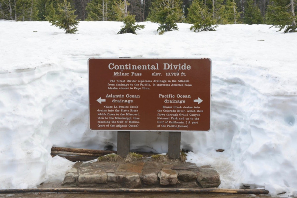 Milner Pass Continental Divide road sign