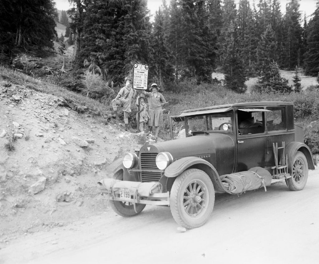 Wolf Creek Pass Summit circa 1925-1935