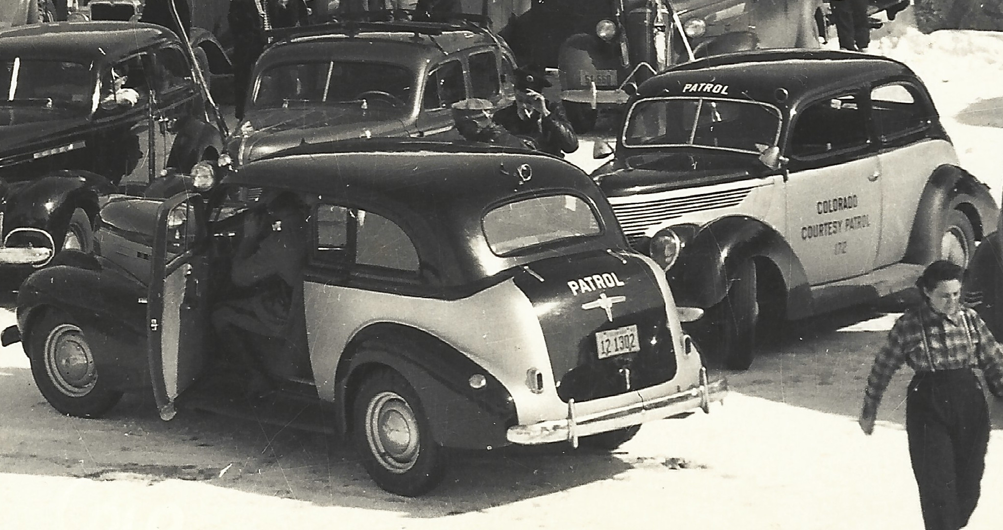 Colorado Courtesy Patrol Cars from Berthoud Pass postcard CB-B-947